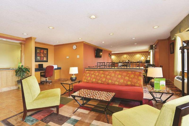 Western Area Hotel Lafayette